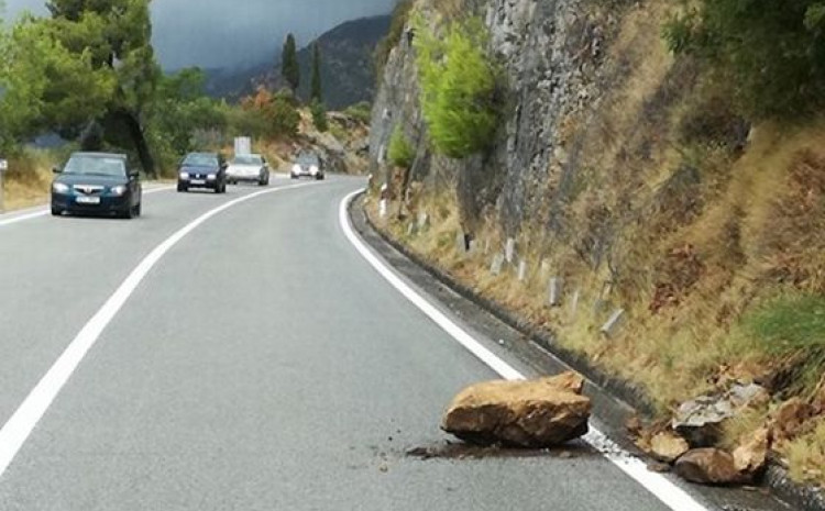 Na cestama učestali odroni i smanjena vidljivost zbog magle