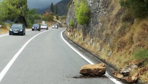 Na cestama učestali odroni i smanjena vidljivost zbog magle