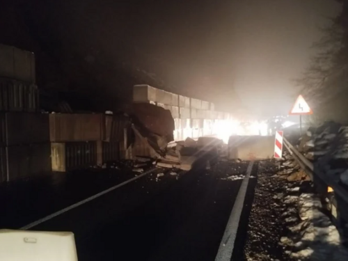 Obrušili se betonski blokovi kod Nišića: Milioni potrošeni, dionica se raspada