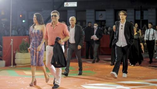 Na crvenom tepihu brojne poznate ličnosti