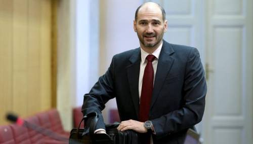 Na današnji dan Pavelić poklonio Hrvatsku Italiji