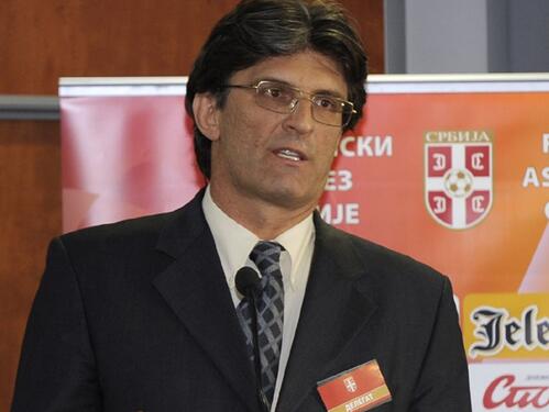 Na današnji dan preminuo novinar i književnik Dragan Šimović