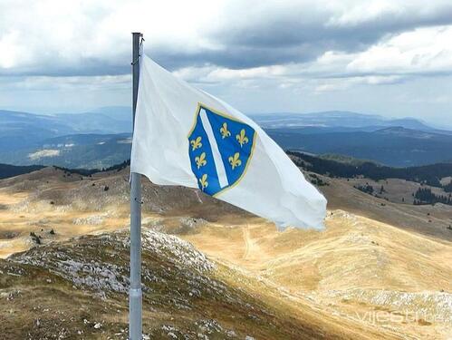 Na današnji dan usvojena prva zastava nezavisne Republike BiH