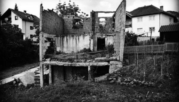 Na današnji dan živi spaljeni Bošnjaci u Višegradu, 51 član porodice Kurspahić