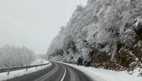 Na dionicama u višim predjelima snijeg, vozačima se savjetuje oprez
