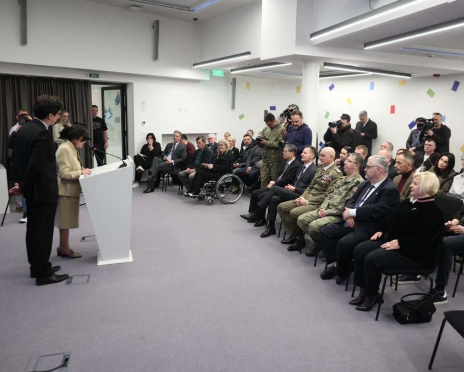 Na Diplomatskom zimskom bazaru prikupljeno 310.000 KM, grantovi uručeni za 28 organizacija