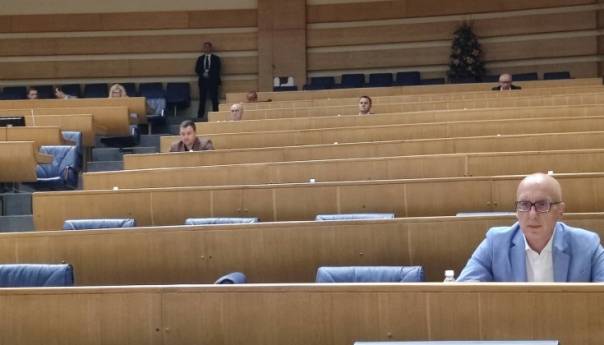 Na dnevnom redu nema HDZ-ovog Izbornog zakona