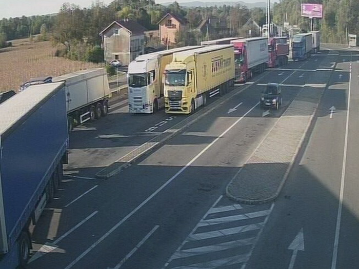 Na GP Velika Kladuša i Gradine duge kolone vozila