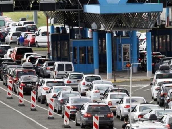 Na granicama gužve: Pojačan promet