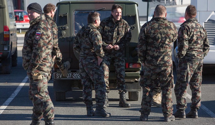 Na granici Slovenije s Italijom u ophodnje uključeni i vojnici