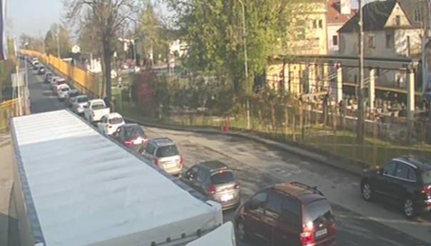 Na graničnim prelazima pojačana frekvencija vozila na izlazu iz BiH