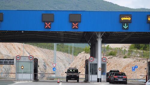 Na graničnim prelazima putnička vozila ne čekaju duže od 30 minuta