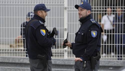 Na graničnim prelazima uhapšena četiri muškarca