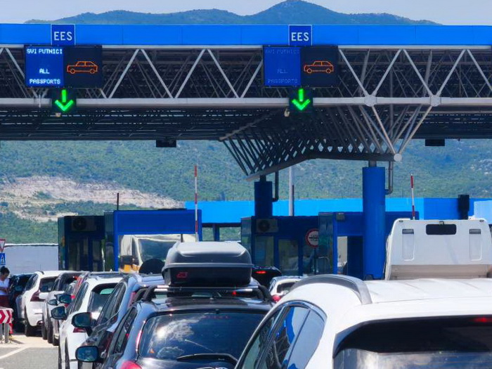 Na graničnim prelazima zadržavanja za putnička vozila nisu duža od 30 minuta