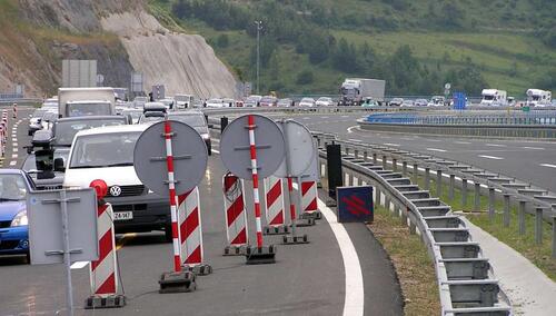 Na graničnim prijelazima Izačić, Velika Kladuša i Bosanska Gradiška duge kolone vozila