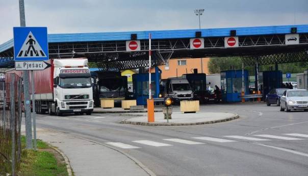 Na graničnim prijelazima nema dužih zadržavanja