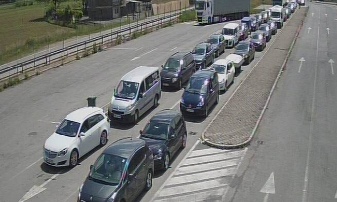 Na graničnim prijelazima promet vozila povremeno pojačan