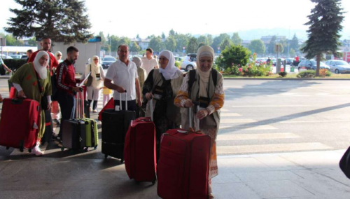 Na hadž danas putuje 996 hodočasnika iz BiH