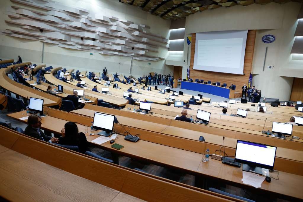 Hitna sjednica Parlamenta: Dva EU zakona, nema smjena