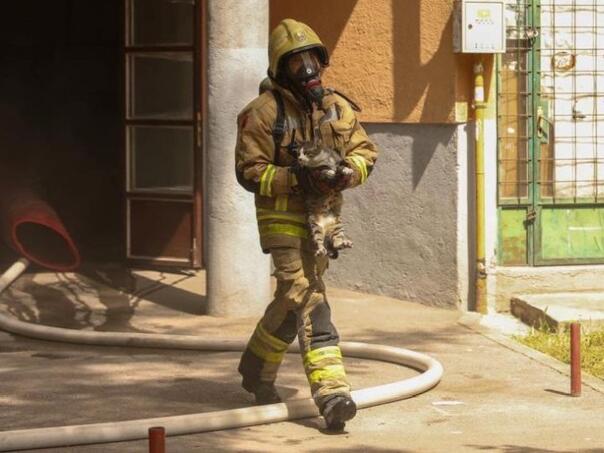 Na Ilidži tokom noći gorjela jedna kuća