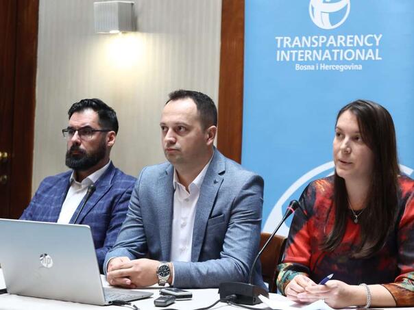 Na kampanju potrošeno 10,8 miliona KM, zloupotreba javnih resursa