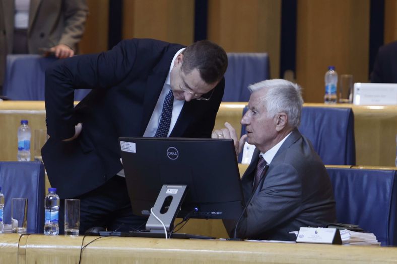 Na javljaju se na telefon: HDZ i SNSD blokirali Dom naroda