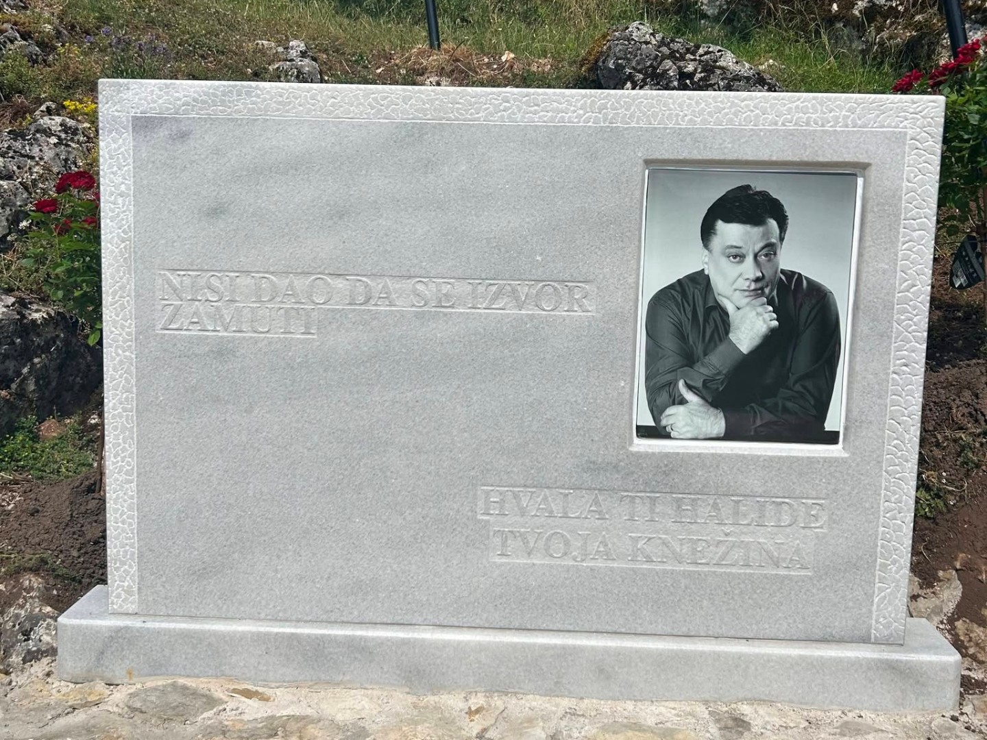 Na Knežak izvoru otkriveno spomen-obilježje Halidu Bešliću