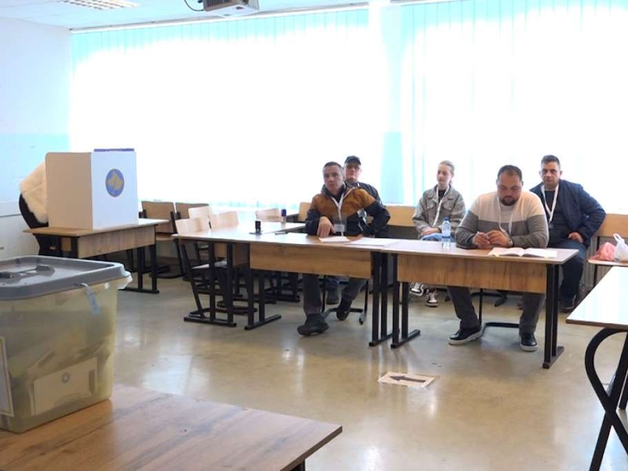 Na Kosovu do 13.30 sati glasalo 13,33 posto birača