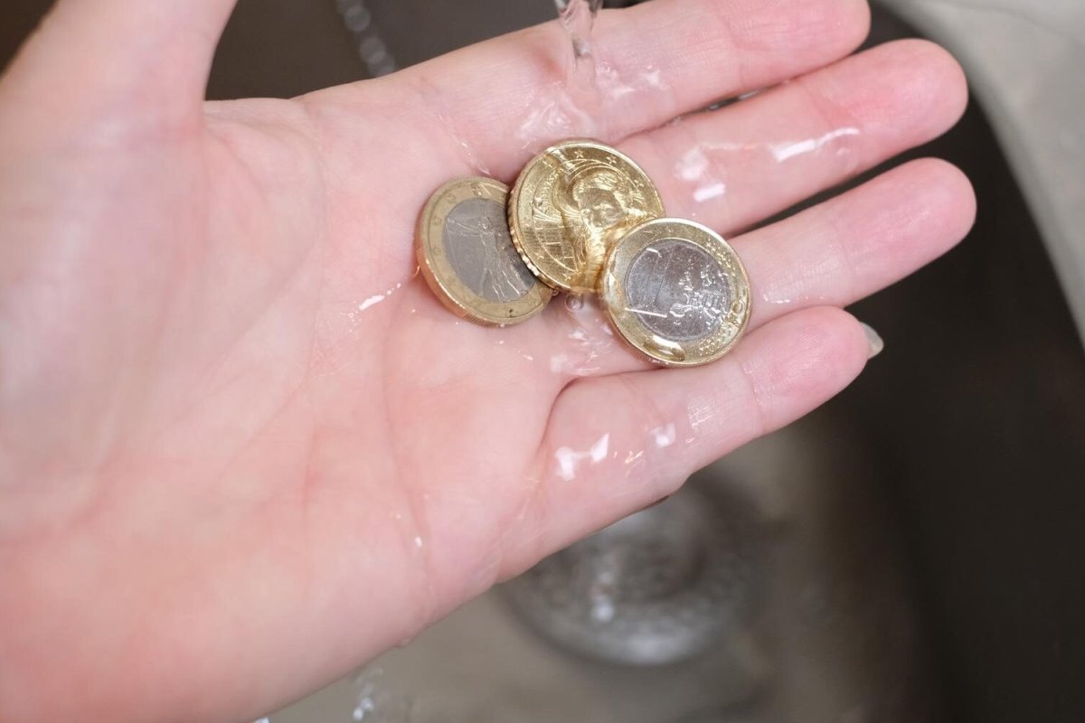 Na Kosovu od danas transakcije samo u eurima