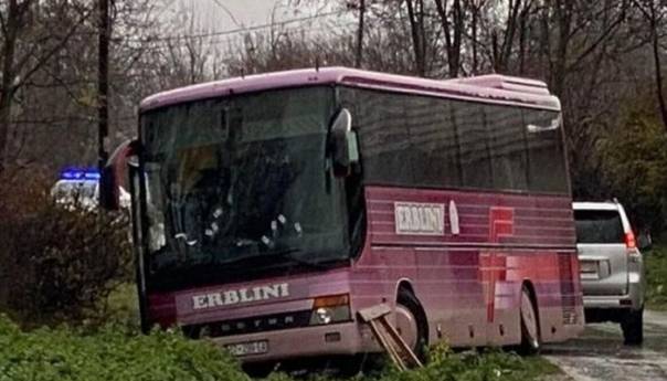 Na Kosovu uhapšena tri osumnjičena za napad na autobus