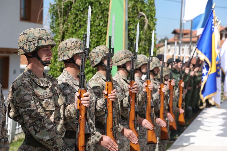 Na Kovačima položeno cvijeće: "Odbranili smo grad od JNA terorista"