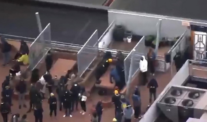 Na krovu zgrade u Montrealu zarobljeno desetine ljudi