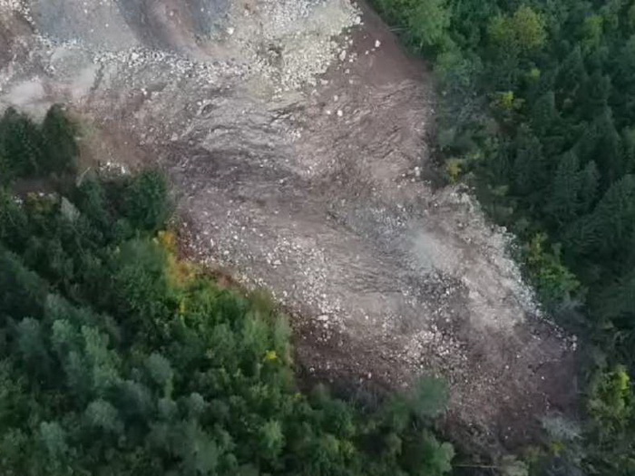 Na lokalitetu Curine njive i dalje prisutne pukotine