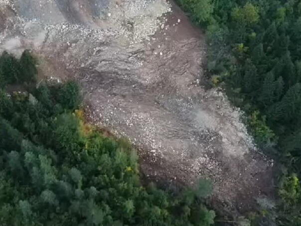 Na lokalitetu Curine njive i dalje prisutne pukotine