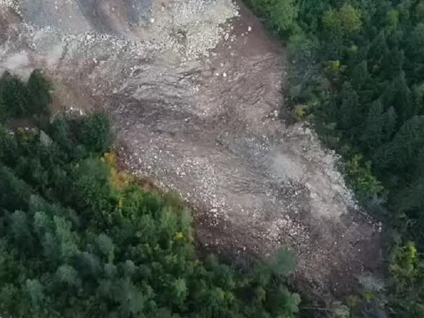 Na lokalitetu Curinih njiva došlo do rasijecanja tla i proširenja postojećih pukotina