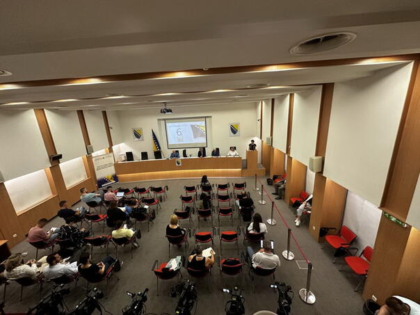 Na lokalnim izborima učestvuje 300 političkih subjekata