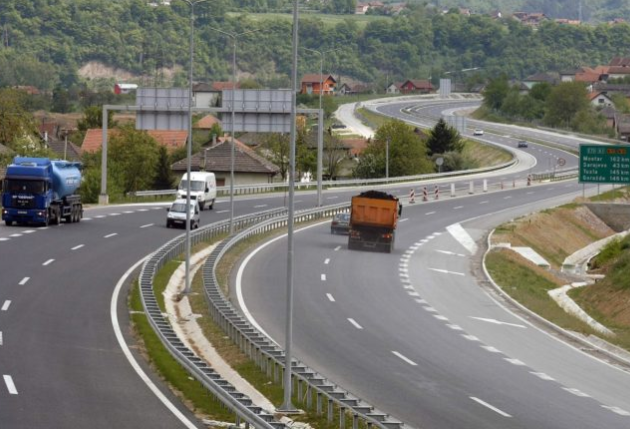 Na magistralnom putu Semizovac-Olovo-Kladanj saobraćaj usporen zbog sanacionih radova