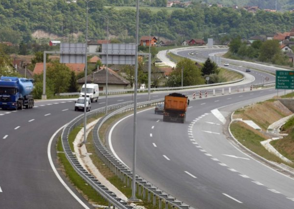 Na magistralnom putu Semizovac-Olovo-Kladanj saobraćaj usporen zbog sanacionih radova