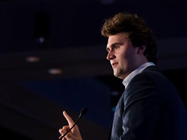 Na mecima puške kojom je ubijen Kirk ugravirani antifašistički i trans slogani