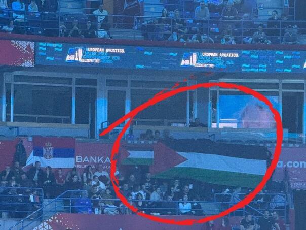 Na meču Srbija-Izrael istaknuta pa uklonjena zastava Palestine