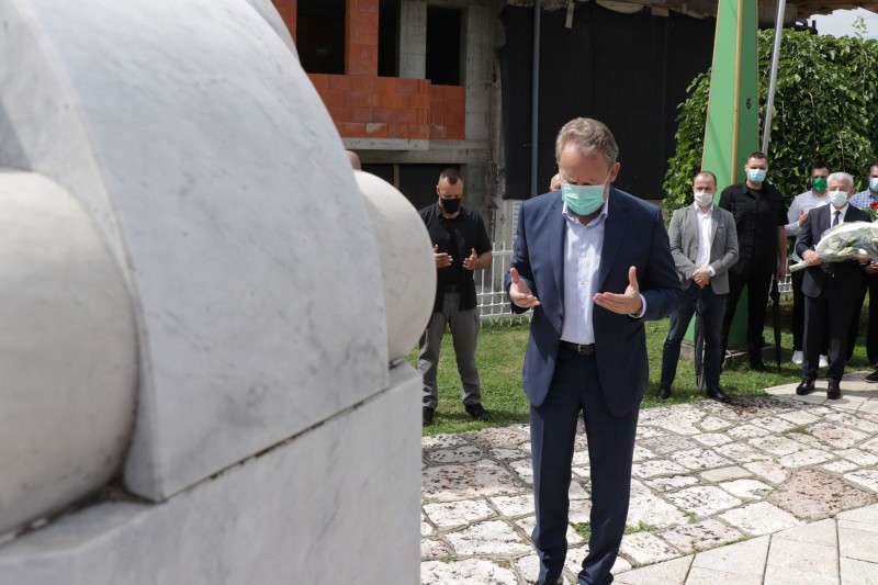 Na mezarju Kovači obilježena godišnjica rođenja Alije Izetbegovića