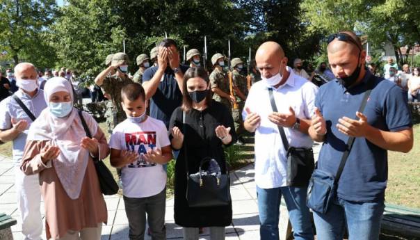 Na mjestu pogibije heroja Ramiza Salčina položeno cvijeće i proučena Fatiha