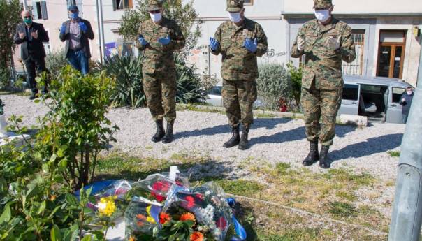 Na mostarskim Šehitlucima obilježen Dan Armije RBiH