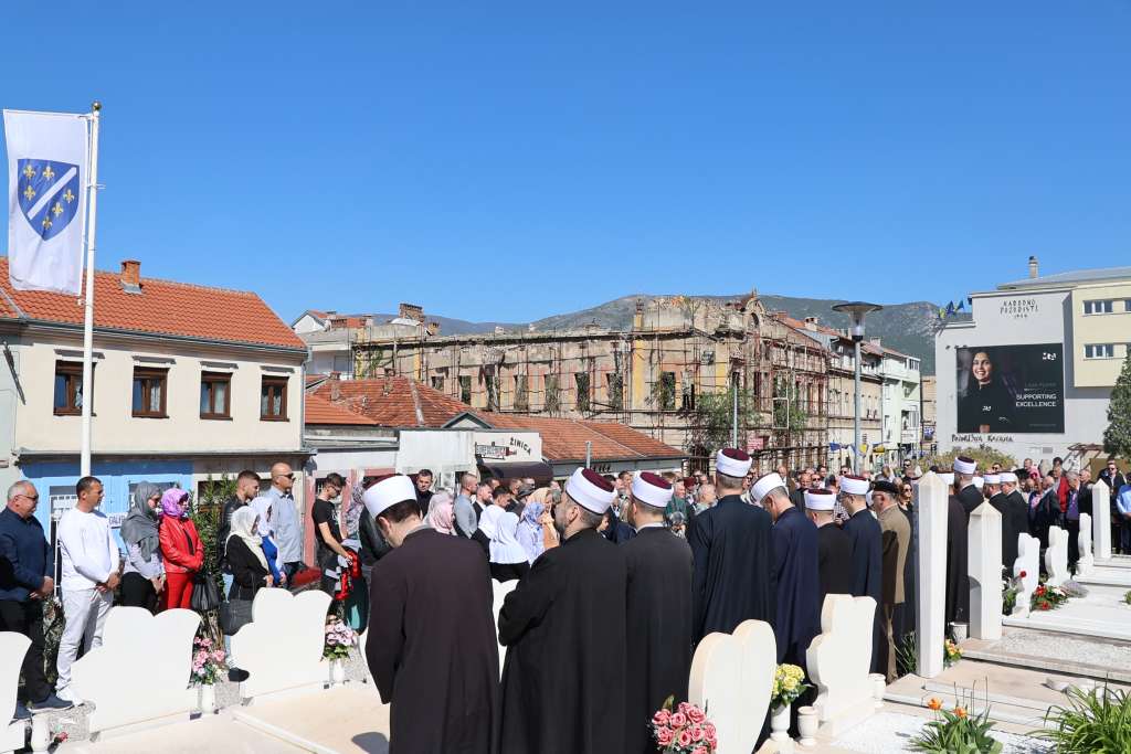 Na Mostarskim šehitlucima obilježen Dan šehida