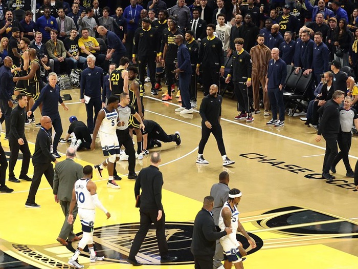 Na NBA parketu izbila masovna tučnjava