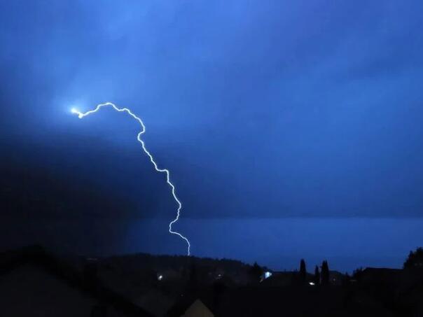 Na nebu iznad BiH snimljen fascinantan prizor