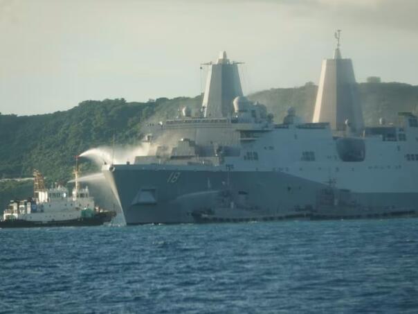 Na obali Japana gorio američki ratni brod, gasili ga 12 sati