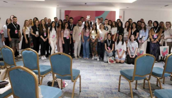 Na Omladinskoj akademiji 'Stanje mira' 50 mladih iz regiona