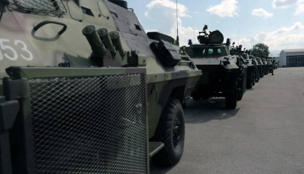 Na osnovu Vučićeve direktive jutros "dignuto" više od 15.000 vojnika