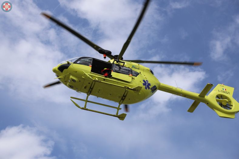 Na Pelješcu pao paraglajder, pilot teško povrijeđen